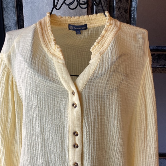 Democracy Top - Picture 2 of 7